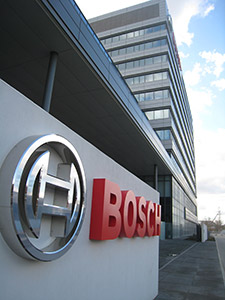 День открытых дверей Bosch. Демонстрация новинок профессиональных электроинструментов 2015, новая панельная пила Bosch GCM 800 SJ Professional